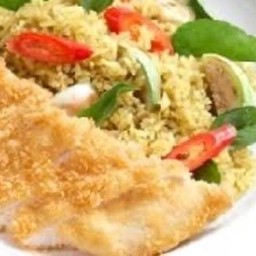 ข้าวผัดแกงเขียวหวานไก่กรอบ