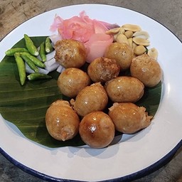 ไส้กรอกอีสานทอด