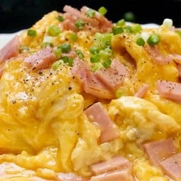 ข้าวหมูทอด paddy pork