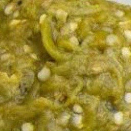 น้ำพริกหนุ่ม ไม่มีผักให้ค่ะ ไม่มีสารกันบูด