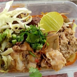 ร้านป้าชุคนเมือง เข้าทาง ซ. ลาดพร้าว101 แยก 19 ได้