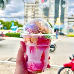 แอร์รี่ & สตอเบอรี่โยเกิต