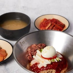 บะหมี่เย็นเนื้อดิบปรุงรส