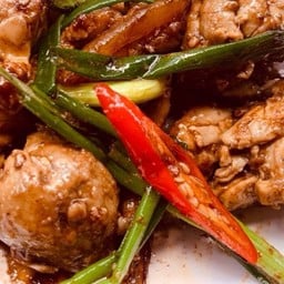 สมองวัวผัดน้ำมันหอยเป็นกับ