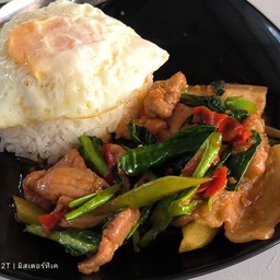 ผัดคะน้าหมูสับ