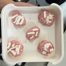 หมูเด้งชีส