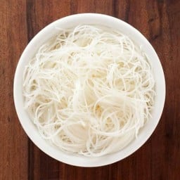 เส้นหมี่ลวก