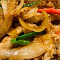 ไก่ผัดน้ำมันหอยเป็นกับ