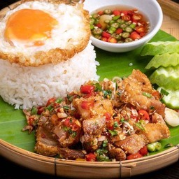 ข้าวผัดพริกเกลืือ