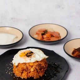 ข้าวผัดเนื้อซอสเผ็ด