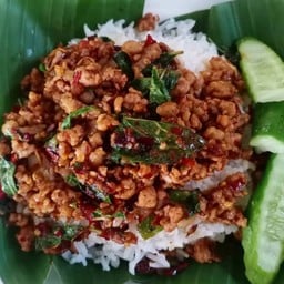 กระเพราหมูพริกแห้งเผ็ดนรก