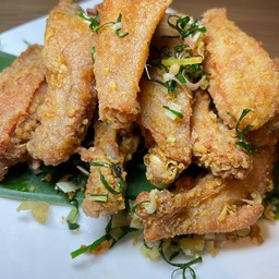 ปีกไก่ทอดสมุนไพร