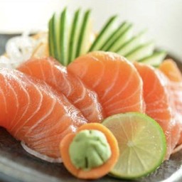 แซลมอล ซาซิมิ 150 g (รูปใช้เพื่อประกอบโฆษณา)