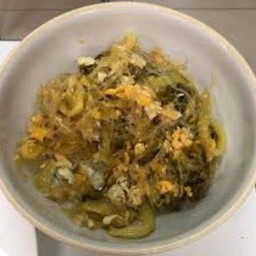 ผัดผักกาดดองไข่วุ้นเส้นราดข้าว