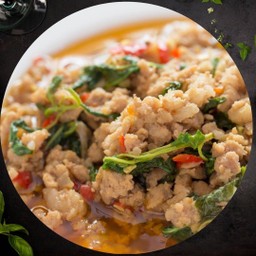 กะเพราะหมูสับ(minced pork with holly basil)