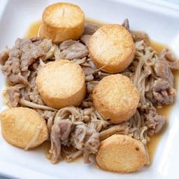 ข้าวหมูชิ้นผัดเห็ดเข็มทอง+เต้าหู้ไข่