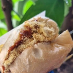 ปังกลม พริกเผา-หมูหยอง