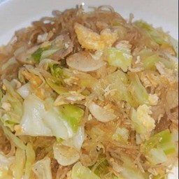ผัดกะหล่ำปลีหมูสับวุ้นเส้นราดข้าว