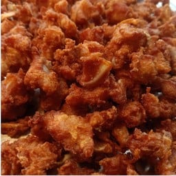 หมูทอดกระเทียมพริกไทย นาราภัทร