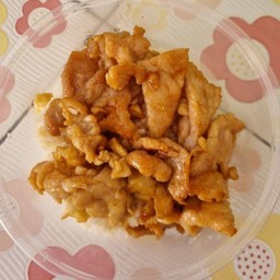 ข้าวหมูกระเทียม