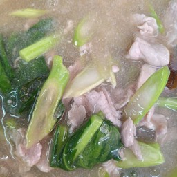 ราดหน้าหมู