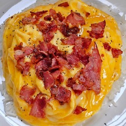 ข้าวไข่ข้น เบคอน