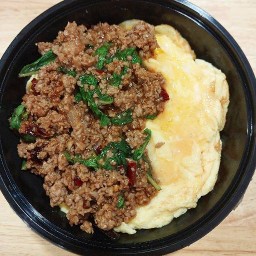 กะเพราพริกแห้ง บังวู้ด