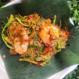 หมี่กะเฉดผัดมันกุ้ง
