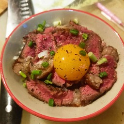 ข้าวหน้าเนื้อย่าง