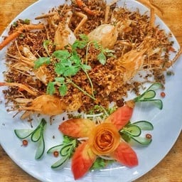 กุ้งแม่น้ำทอดกระเทียม
