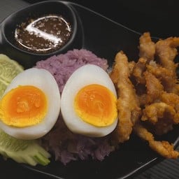 เหนียวเนื้อหมูกระเทียม+ไข่เป็ด+แจ่วรสเด็ด