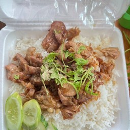 ผัดกระเทียมราดข้าว