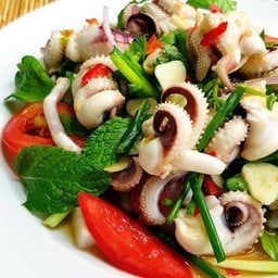 ยำหมึกเถียงนา