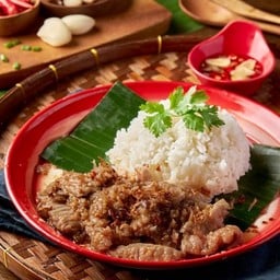 เนื้อชิิ้นทอดกระเทียม (โคขุนคัดเกรด)