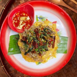 ข้าวไข่ข้นกะเพราเนื้อสับ