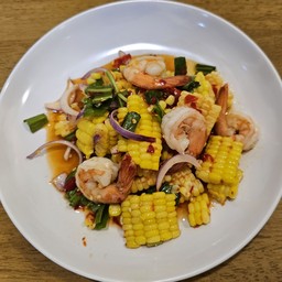 ยำข้าวโพดกุ้งสุก