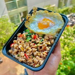ข้าวกระเพราไก่ + ไข่ดาว