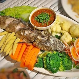 ปลากะพงนึ่งแจ่ว