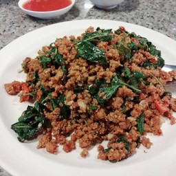 ผัดเผ็ดกระดูกอ่อนใบยี่หร่า