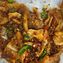 ผัดเผ็ดกระดูกหมูอ่อน