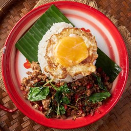 กะเพราเนื้อสับ โคขุน