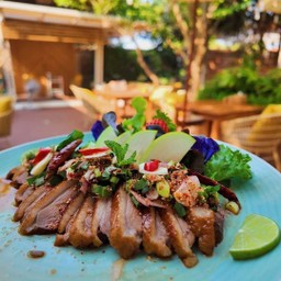 ลาบอกเป็ดรมควัน