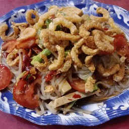 ตำเส้นเล็กหมูยอแค็ปหมู