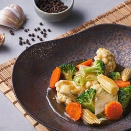 ผัดผักรวมน้ำปลา