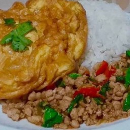 ข้าวกระเพราหมูสับ ไข่เจียว