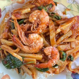 ผัดพริกแกงหน่อไม้ราดข้าว