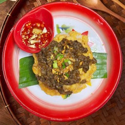 ข้าวไข่ข้นเนื้อสับกระเทียม