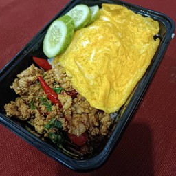 ข้าวกะเพราหมูสับไข่ข้น