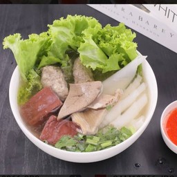 เกาเหลาทุกอย่างผักกาดหอมเส้นก๋วยจั๊บ