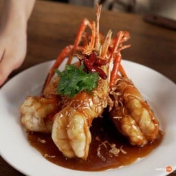 กุ้งแม่น้ำราดซอสมะขาม